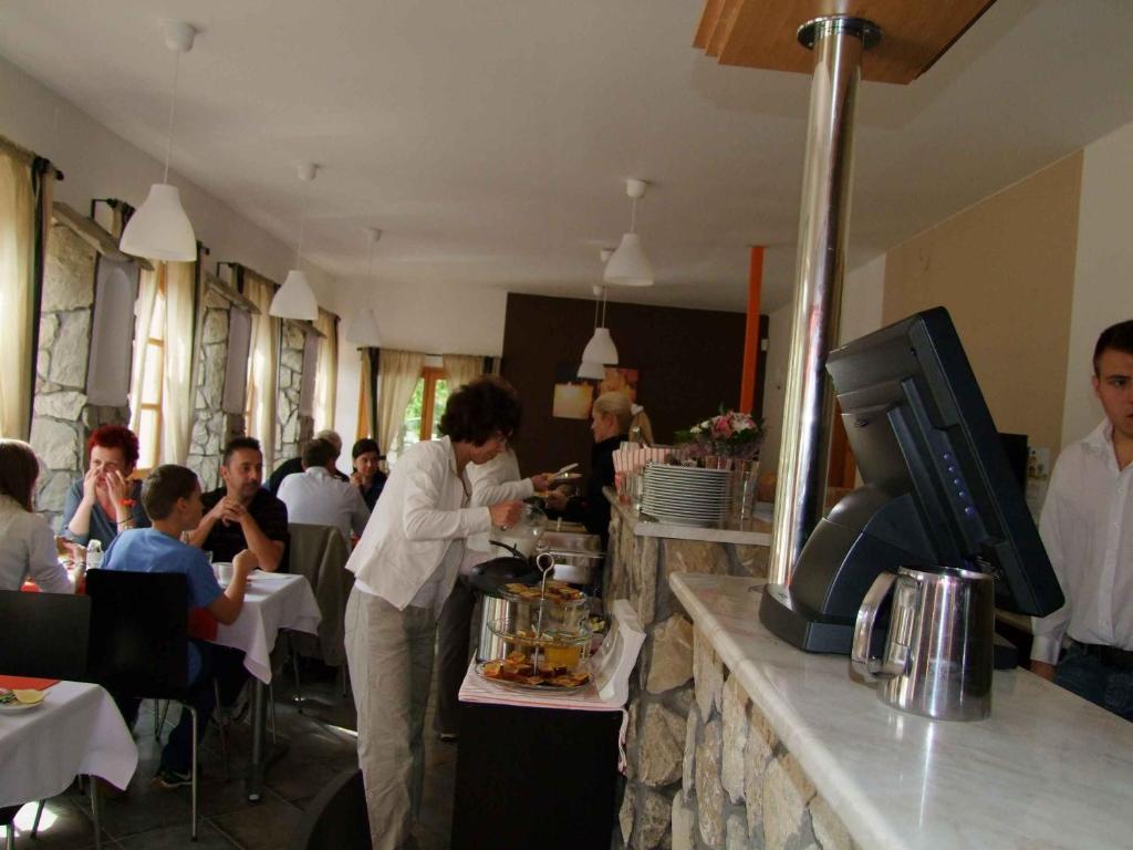 Hotel Platán Zamárdi Esterno foto