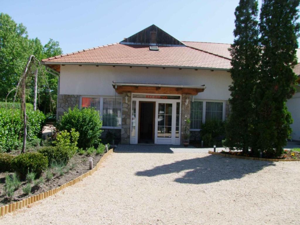 Hotel Platán Zamárdi Esterno foto